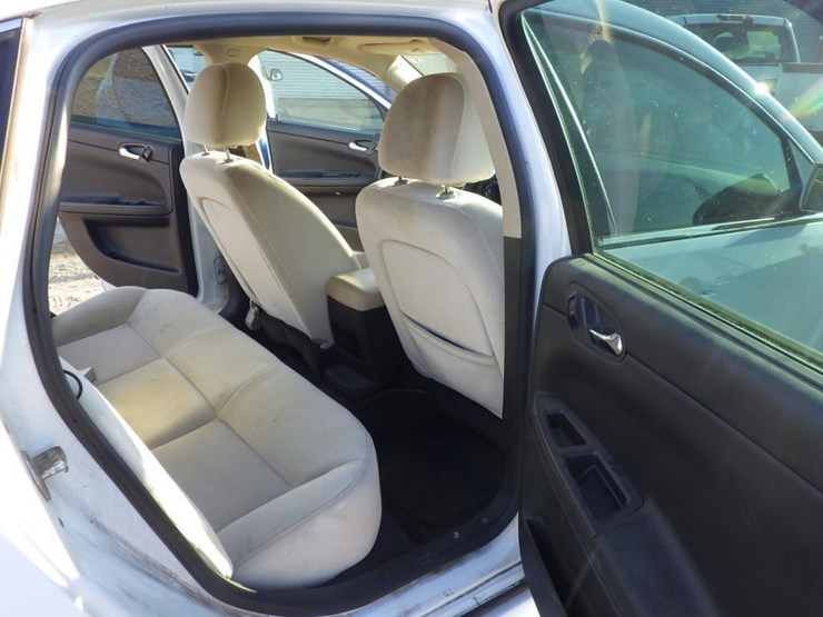 2014-chevrolet-impala-sedan-image-9