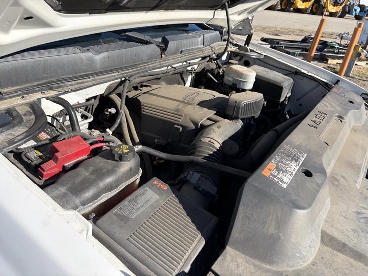 2011-chevrolet-3500-image-8