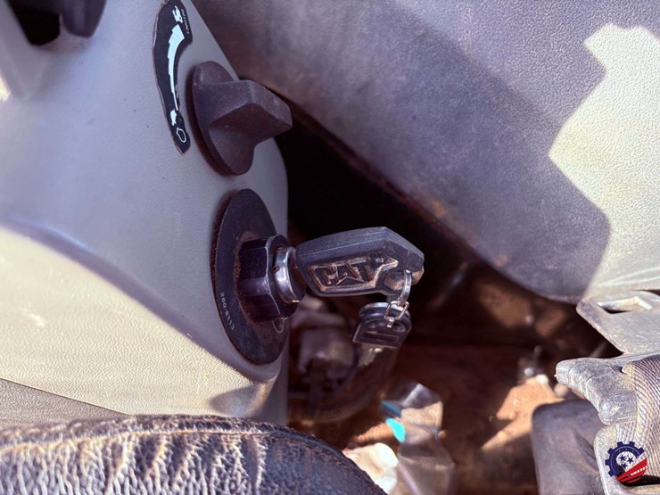 2016-cat-305e2-mini-excavator-image-87