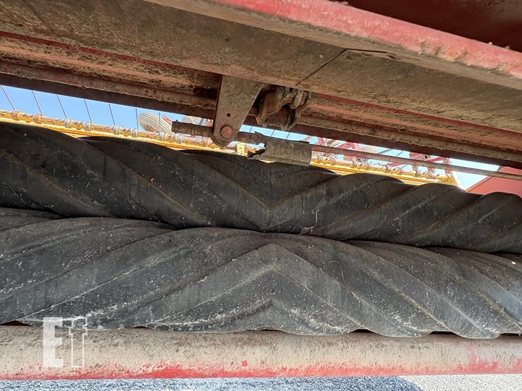 new-holland-492-image-9