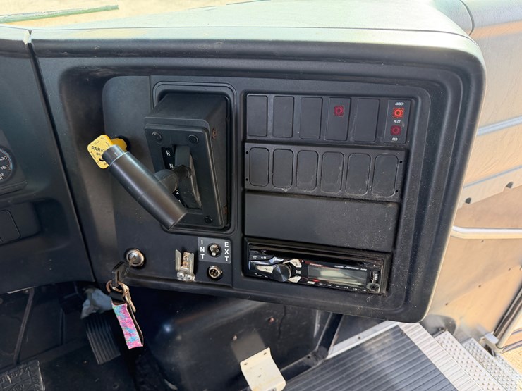 #294-•-2014-ic-corporation-bus-image-11