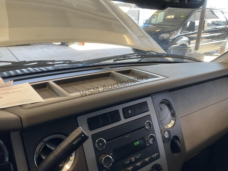 2014-ford-expedition-image-18