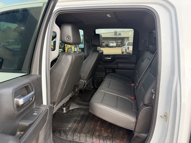 2020-chevrolet-k2500-image-8