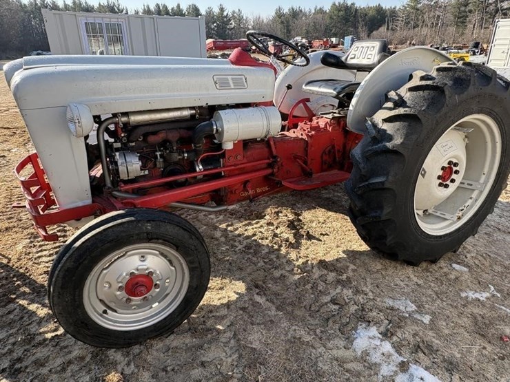 1950-ford-600-image-2