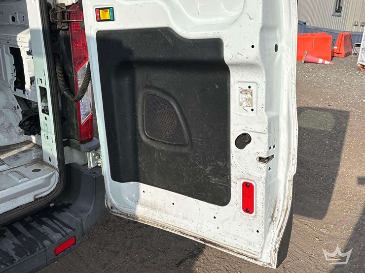 2017-ford-transit-image-24