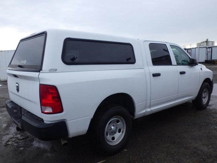 2015-dodge-1500-image-3