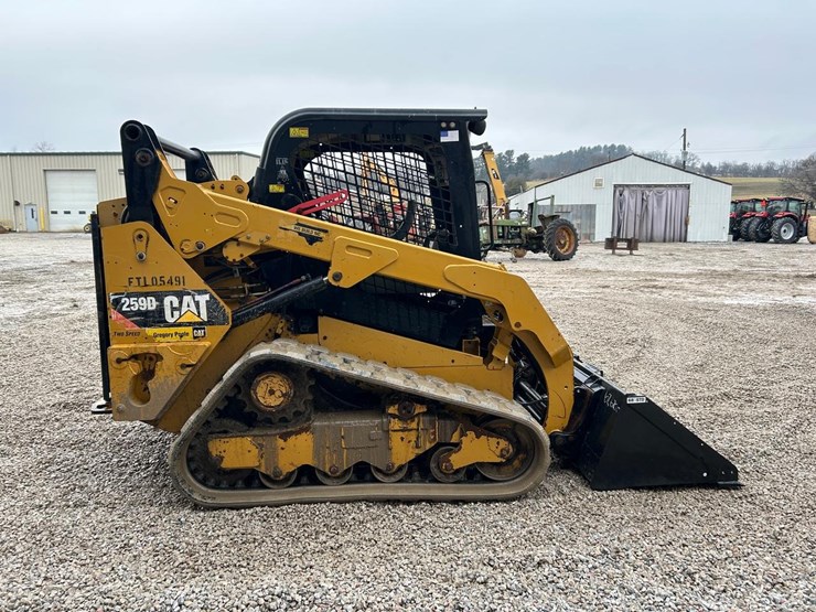 2015-caterpillar-259d-image-5