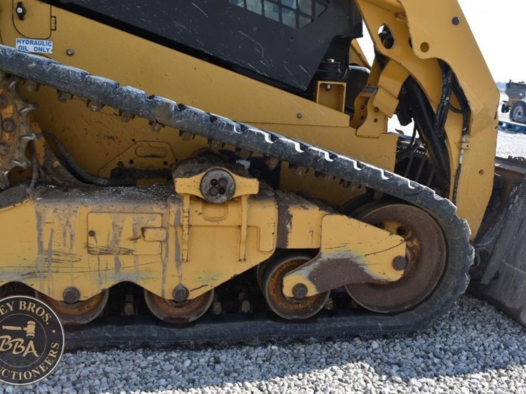 2020-caterpillar-259d3-image-44