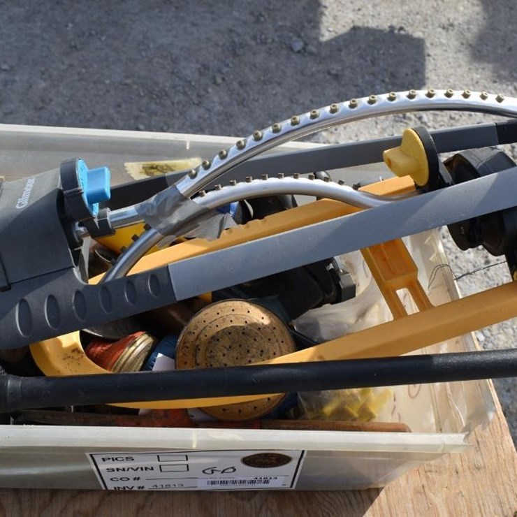 LOT OF ASSORTED GARDEN TOOLS 41813