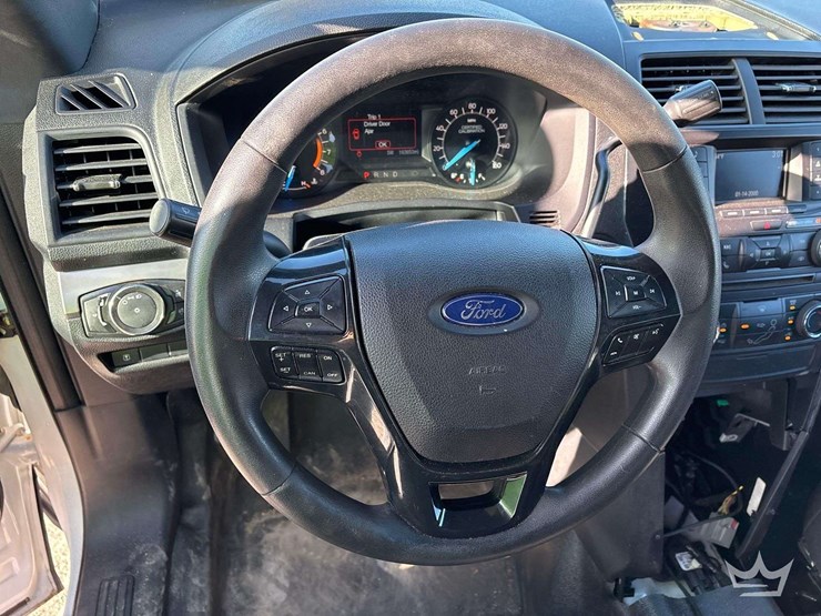 2018-ford-explorer-image-12