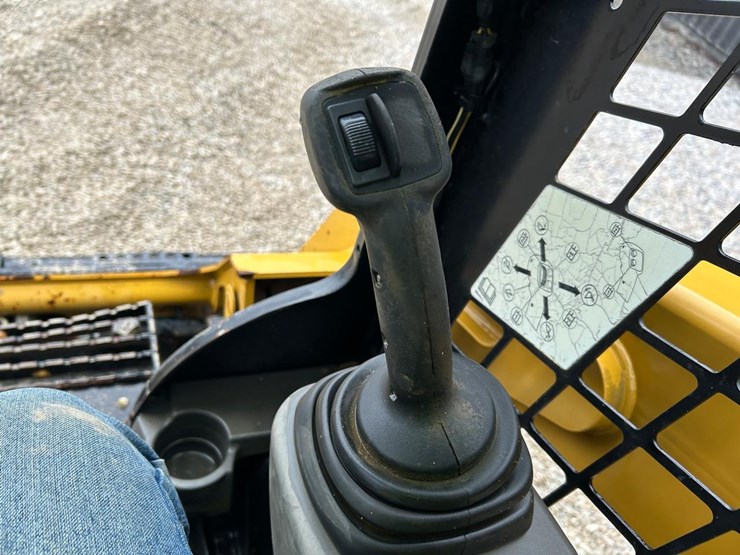 caterpillar-259d-image-24