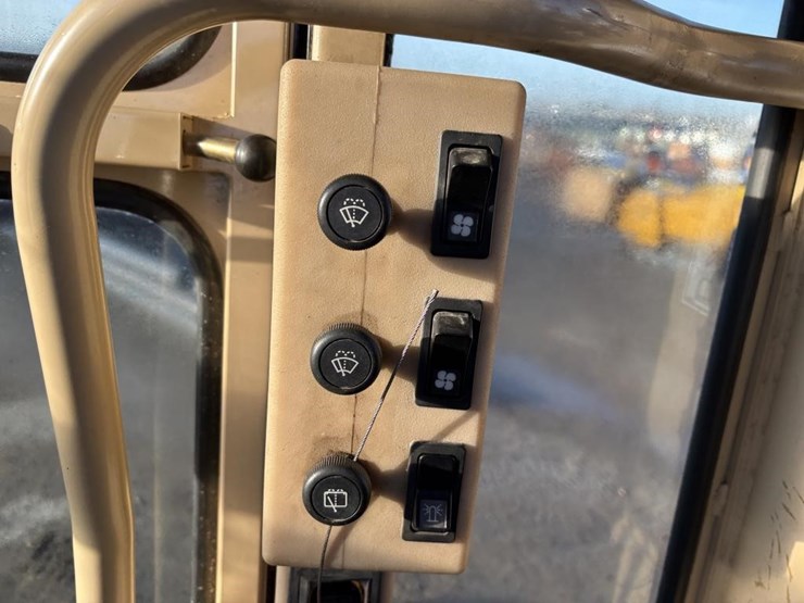 caterpillar-143h-image-48