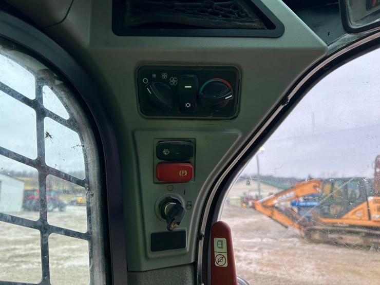 2020-caterpillar-279d3-image-26