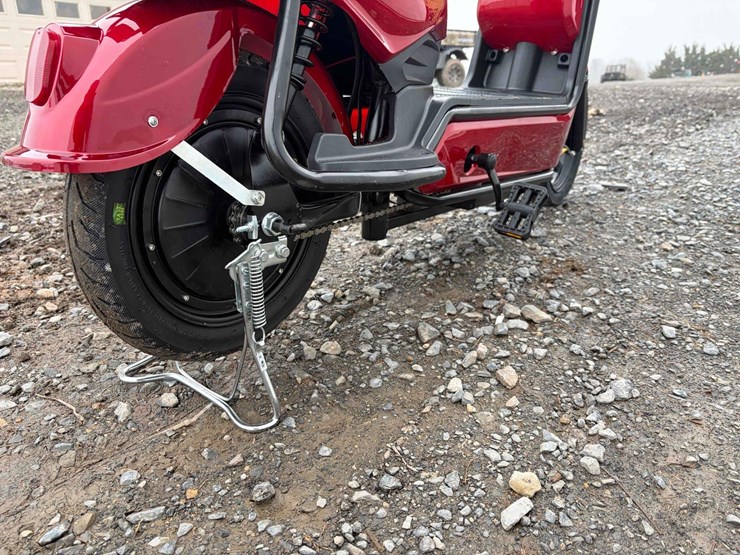 unused-battery-powered-moped-image-5