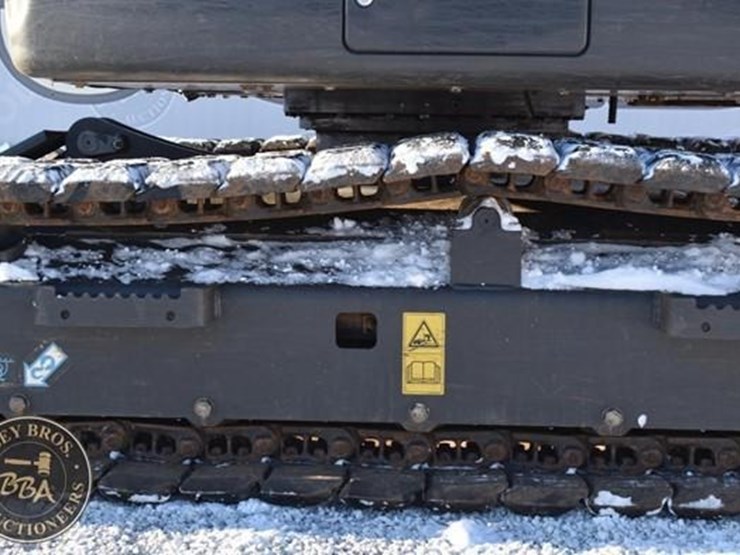 2022-case-cx75csr-image-33