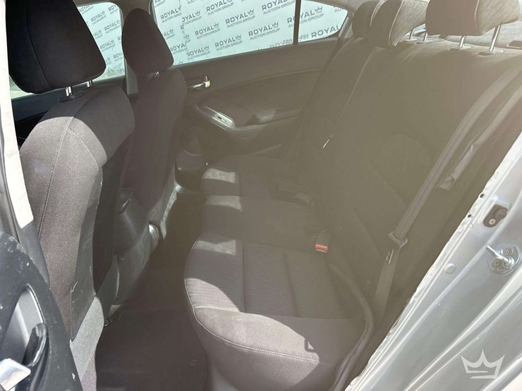 2016-kia-forte-sedan-image-23