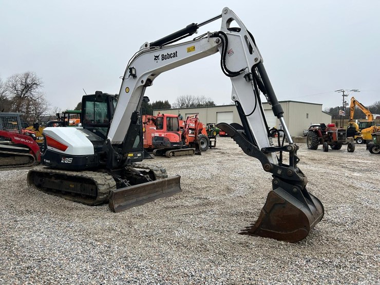 2020-bobcat-e85-image-6