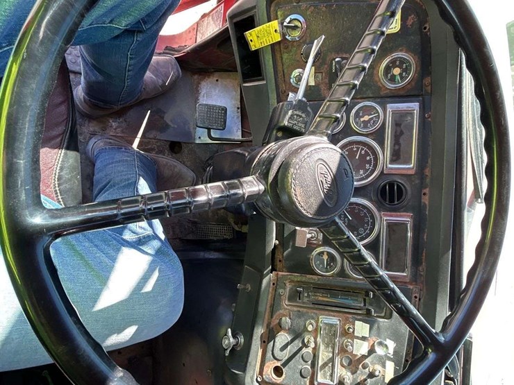 1995-ford-lt9000-image-16