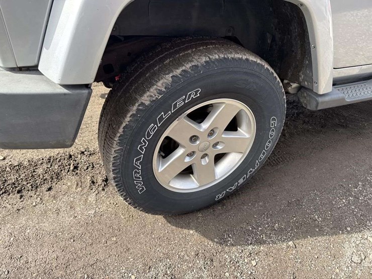 2011-jeep-wrangler-image-11