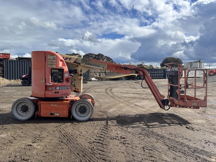 2007-jlg-e300aj-image-7