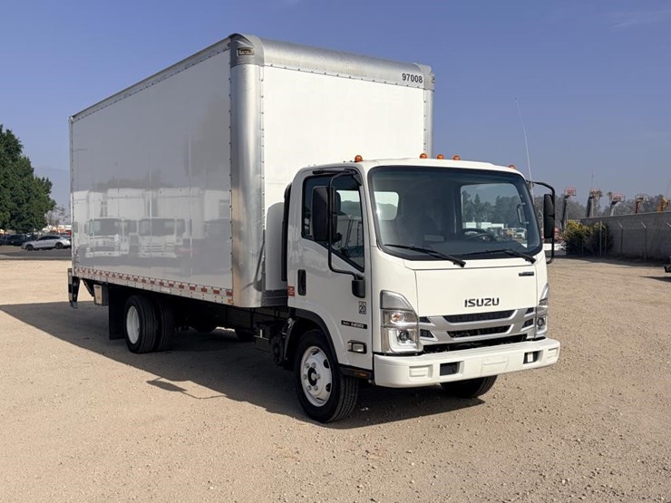 2024-isuzu-nrr-image-2