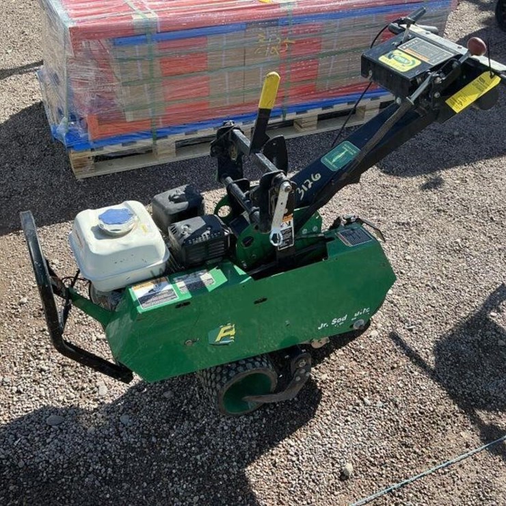 RYAN EASY STEER SOD CUTTER