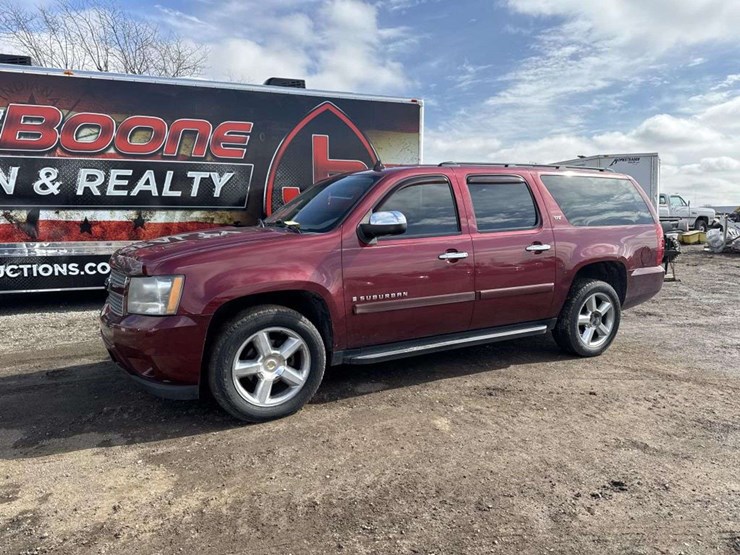 2008-chevrolet-suburban-image-1