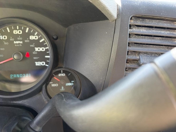 2011-chevrolet-1500-image-13