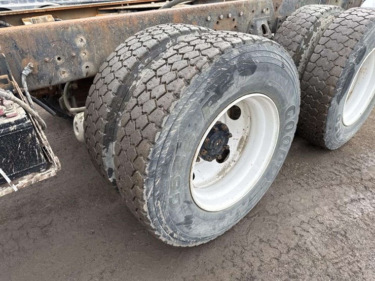 2002-sterling-l7500-image-9