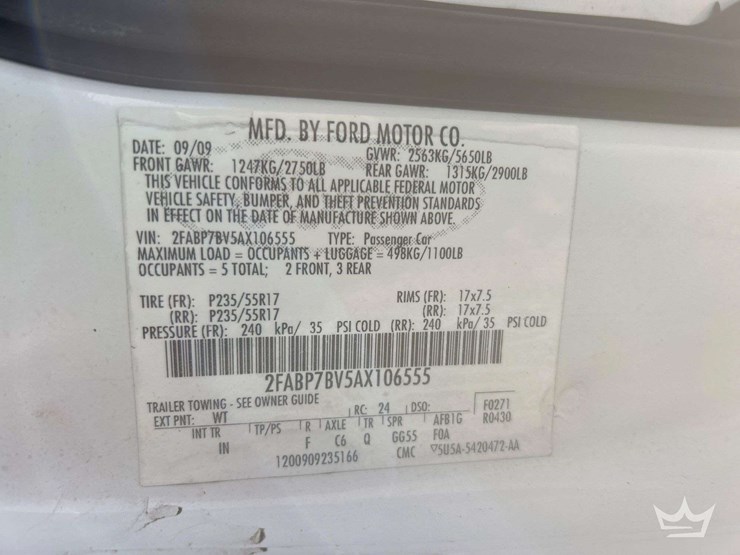 2010-ford-crown-victoria-sedan-image-5