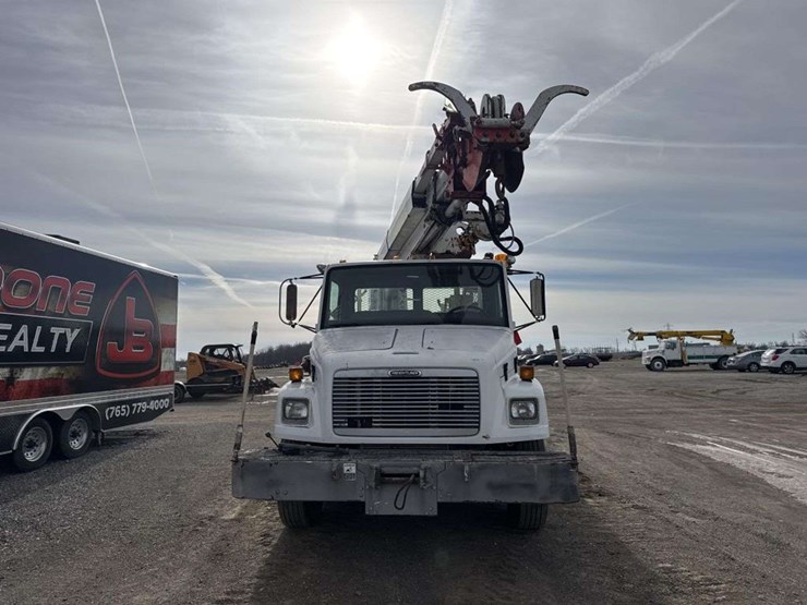 2000-freightliner-fl70-image-7