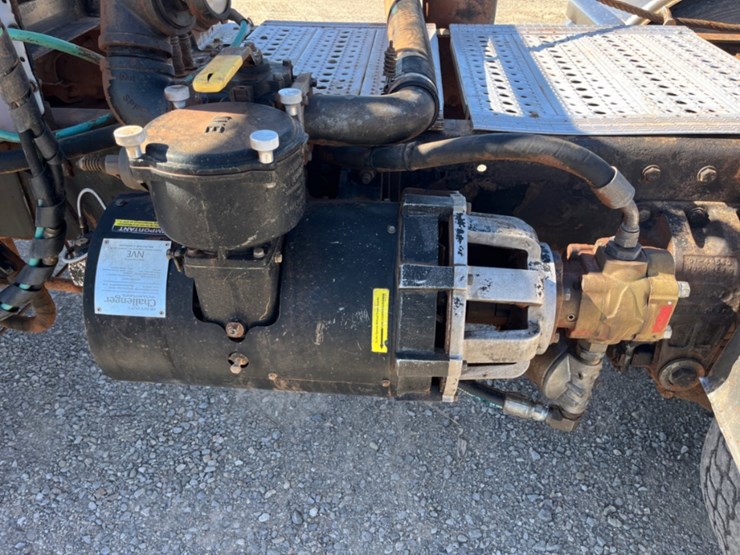 1998-peterbilt-379-image-15