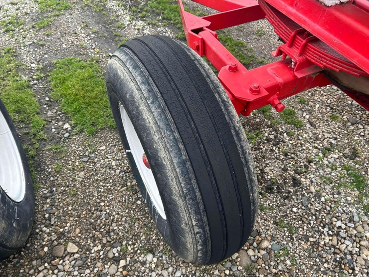 1000-gal.-nh3-tank-on-gear-#61-sells-offsite-image-11