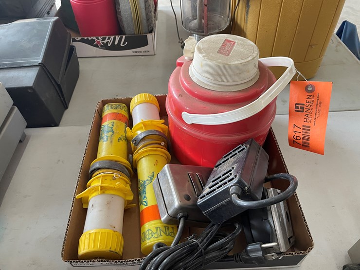 #7617-•-(2)-blue-fox-weighted-markers-image-1