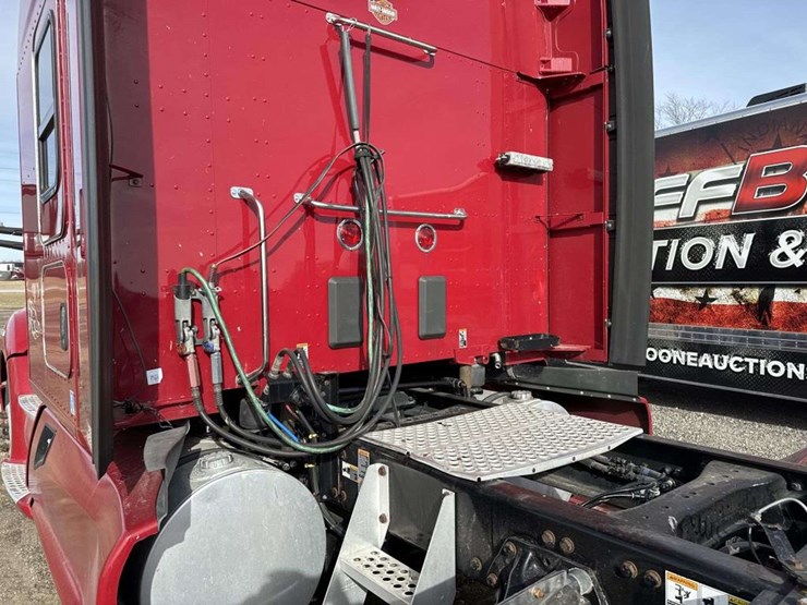 2019-kenworth-t680-image-15