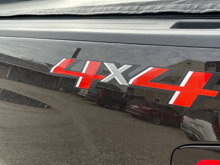 #7551-•-2019-chevy-silverado-high-country-pickup-(has-wi-title)-(blair,-wi)-image-12