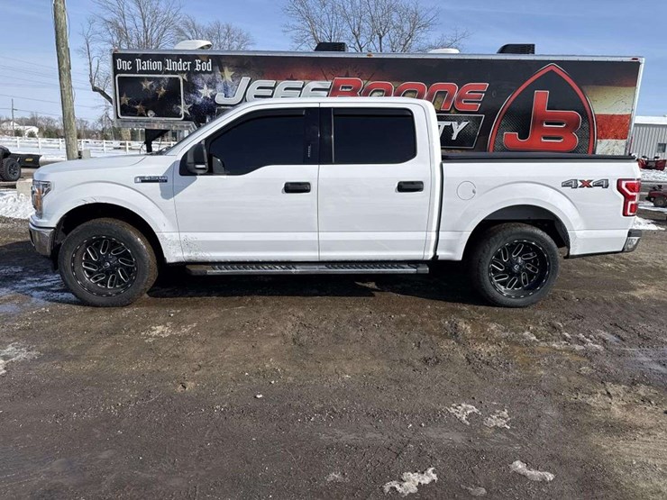 2019-ford-f150-xlt-image-2