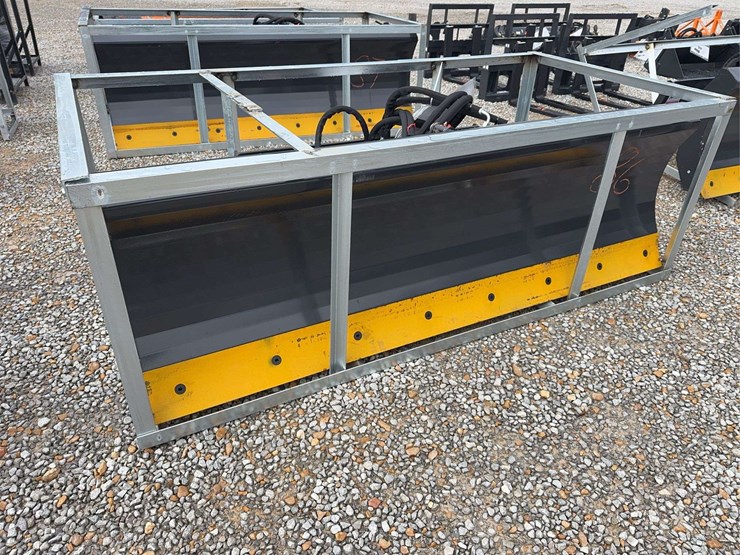 unused-skid-steer-dozer-blade(with-controller)-image-1