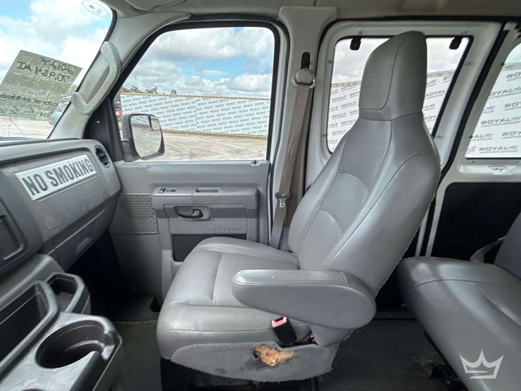 2012-ford-e350-image-19