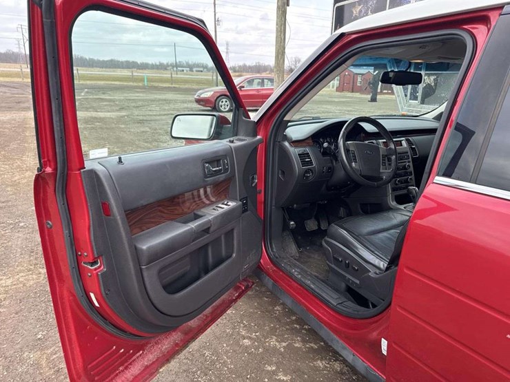 2010-ford-flex-image-12