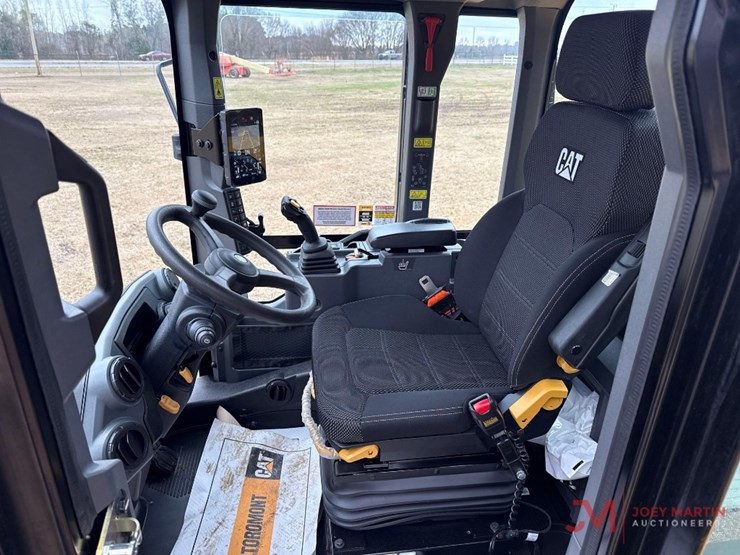 2026-caterpillar-926-image-22