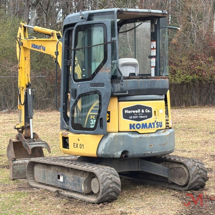 KOMATSU PC35