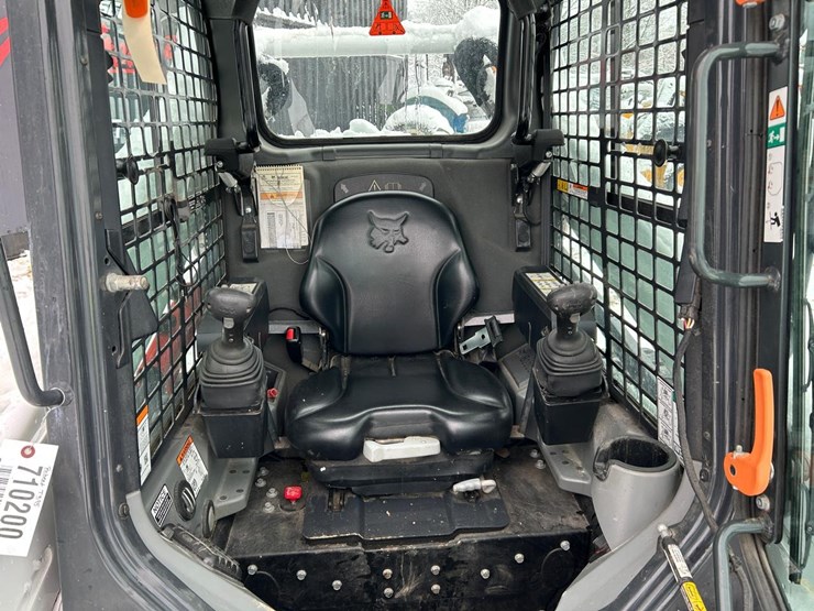 2020-bobcat-t595-image-12