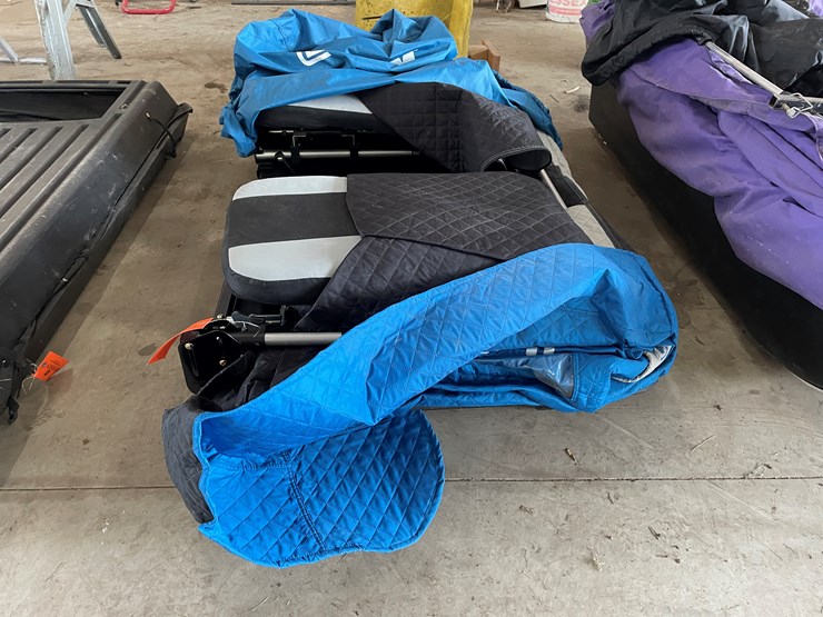 #7636-•-nanook-thermal-ice-fishing-shack-image-2