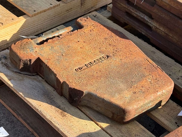 broken-suitcase-weight-image-3