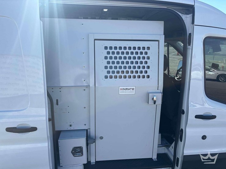 2019-ford-transit-image-24