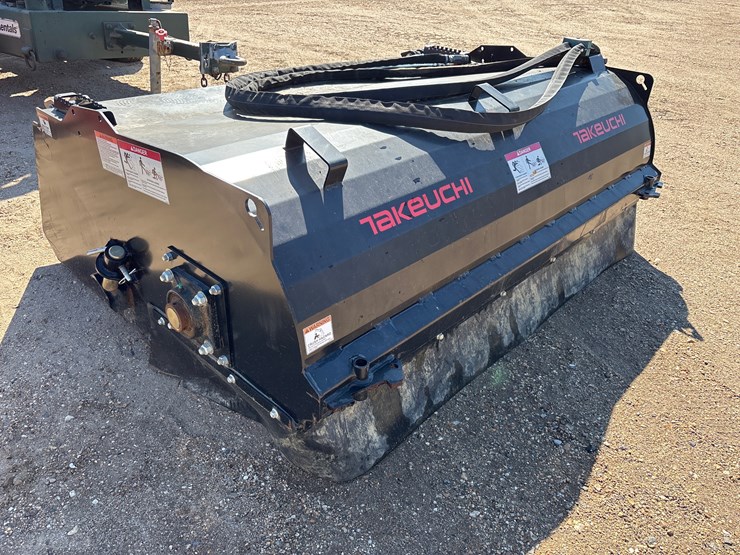 #2816-•-street-sweeper-for-skid-steer-image-2