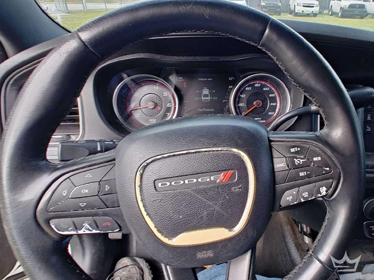 2017-dodge-charger-sedan-image-35