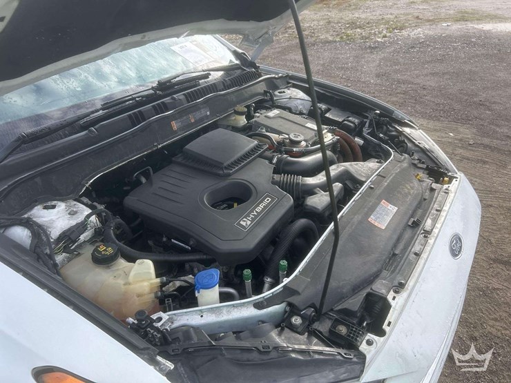 2017-ford-fusion-hybrid-sedan-image-8