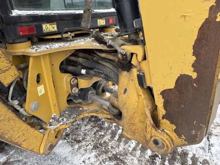 2013-caterpillar-420-image-23